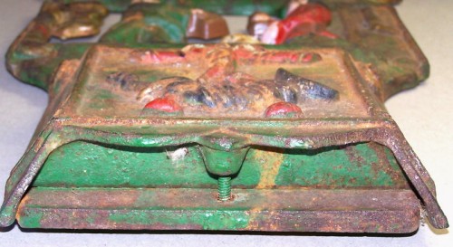 VINTAGE CAST IRON WALL POCKET METAL LETTER BOX GARDEN DECOR y5.jpg