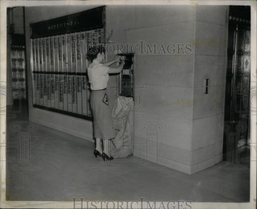 1954 Press Photo Lost Letter Mailbox Young Lady.jpg