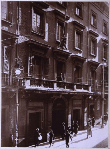 Antigua Casa de Correos, en la calle de Carretas 1927.jpg