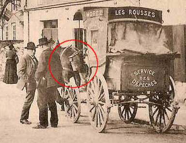 Buzones móviles franceses siglo XIX.jpg