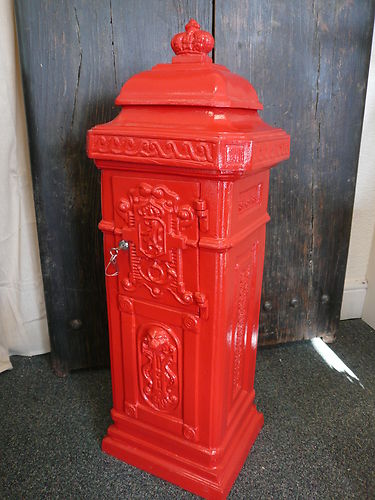 Cast Iron Post box pillar box floor standing 2.jpg