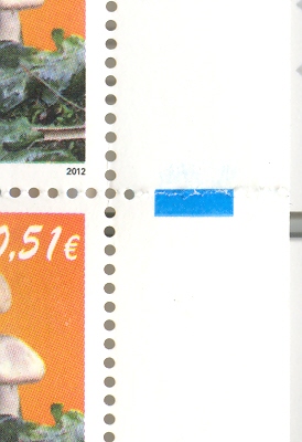 Edifil 4740-4741-4742. Marca de coolor.jpg