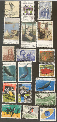 Unos cuantos de Austrlia que me faltaban, entre ellos un pajarito que solo lo encontraba en serie completa.