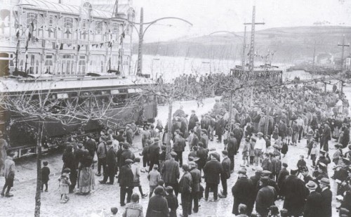 Tranvía Sada. 02. Sada. Llegada primer tranvía. 31-12-1922.jpg