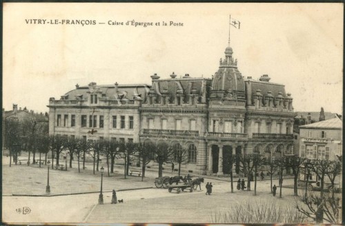 Vitry-le-François La Caisse d'Epargne et la Poste.jpg