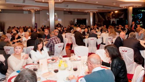 Cena Gala 50 Aniv FESOFI Mesa EQ vista general Ok.jpg