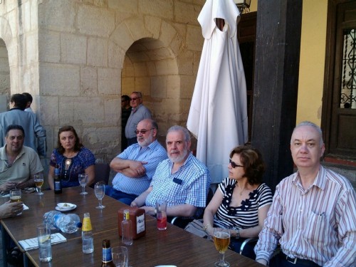 En la plaza de Chinchilla. Orense2,Apa,Alfareva,Luis, Apa, Jesusmil
