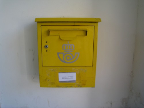 IMG_2531. El Bonillo. Correos. Buzón. Baja.jpg
