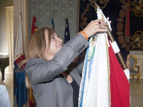 Alicante. 2013. Juvenia 2013. Recepción bandera. 2013-05-07. Foto 4.jpg