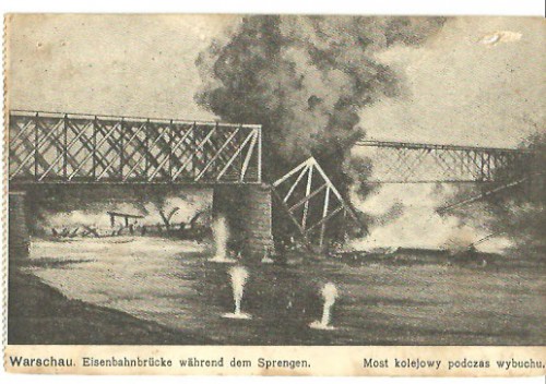 Prefiero las franquicias de Austria, pero cómo resistirse a esta postal de la voladura de un puente viaducto.