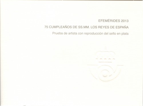 2013-11-05. 75 cumpleaños de los Reyes de España. Prueba de artista. Carpeta anverso.jpg
