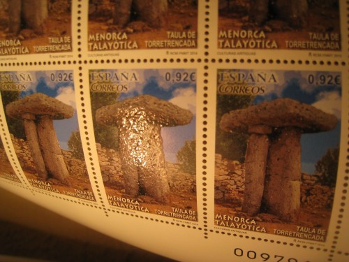 2014-10-01. Culturas antiguas. Menorca Talayótica. Taula de Torretrencada. Detalle polvo de piedra caliza. 1. Baja.jpg