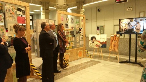 2014-10-31. NP CORREOS presenta su I Convocatoria Internacional Mail Art en la Oficina Principal de Pamplona. Imagen.jpg