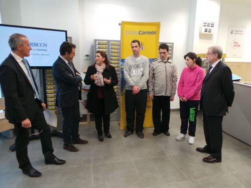 2015-02-10. NP_CORREOS_clausura_su_I_Convocatoria_Internacional_de_Arte_Postal_en_la_Oficina_Principal_de_Logroýo. Imagen. Baja.JPG
