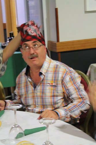 Éste es el Presidente que habéis elegido...yo no digo ná.  Y si éste es el que se ve...los demás de la JD que no se ven...........en fín, vosotros mismos