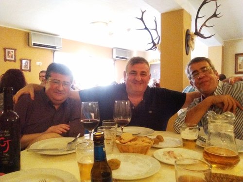 TRIO AFRICANISTA COPIA.jpg