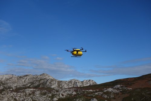 2015-12-04. NP_Correos_inicia_pruebas_con_drones. Imagen.JPG