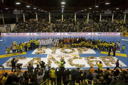 2015-12-28. NP_Voluntarios_de_CORREOS_Balonmano_Solidario_Antequera. Imagen.JPG