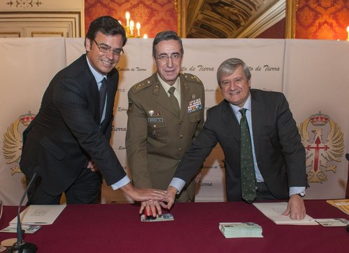 2016-02-09. NP Correos presenta el sello dedicado al V aniversario del fallecimiento del Gran Capitan. Imagen. Baja.jpg