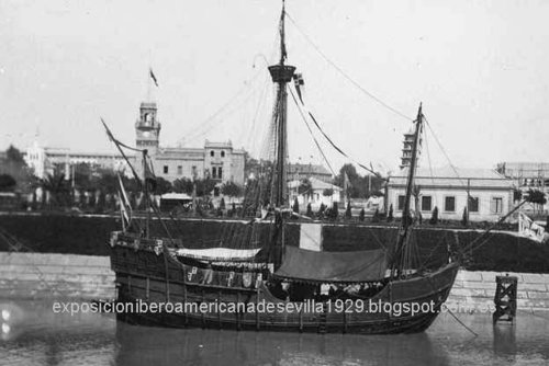 Carabela Santa María de la Expo Iberoamericana atracada frente al Pabellón de la Marina.jpg