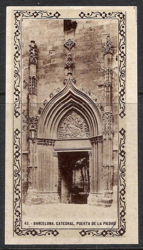 BARCELONA, puerta de la catedral