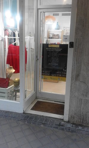 Madrid. 2016-04-21 al 24. XLVIII Feria Nacional del Sello. Cartel en tienda de Jorge Juan, 78. 14-04-2016. Baja.jpg