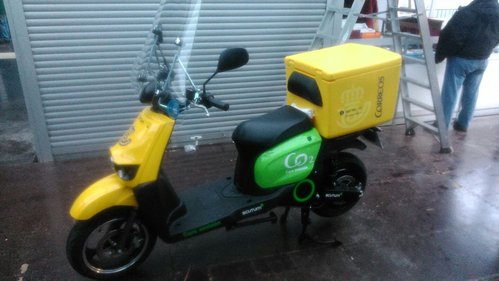 Madrid. 2016-04-21 al 24. XLVIII Feria Nacional del Sello. Moto electrica. Baja.jpg