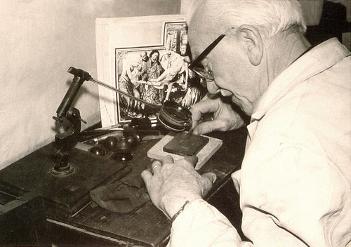 Jean de Bast engraving a stamp.jpg