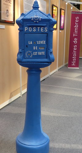 201605 Paris Buzon Museo.jpg
