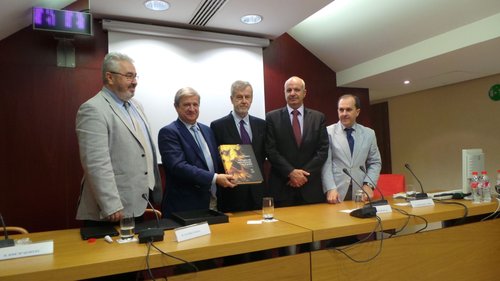 2016-07-15. PDF_Presentacion_libro_XXI_Siglos_Comunicacion. Imagen. Baja.JPG
