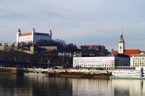 castle-1093788_960_720.jpg