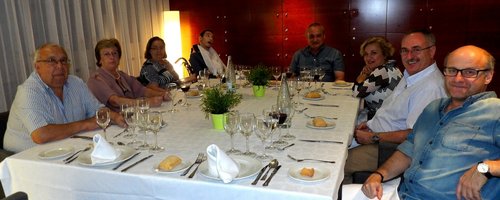 La mesa de los estudiosos, reigminor, señora, señora de Pedro, hijo de Pedro, Pedrorovira, señora de pinto que me va a matar por no recordar el nombre, Pinto y el ultimo, aunque conversé con el no me sale ni a mangazos.