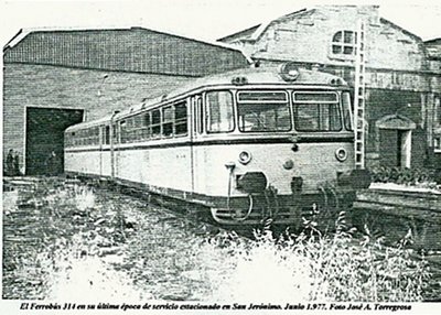 EL FERROBUS ESTACIONADO EN SAN JERÓNIMO JUNIO 1977